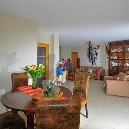 Sleeps 8 Pool Air Con Wifi * Antibes