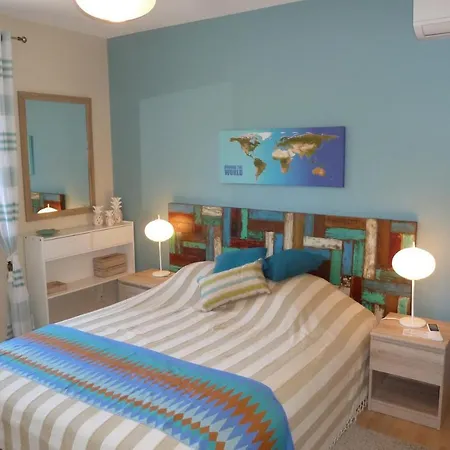 Villa Sleeps 8 Pool Air Con Wifi *