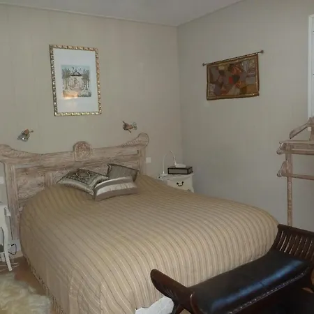 Villa Sleeps 8 Pool Air Con Wifi *