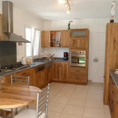 Sleeps 8 Pool Air Con Wifi * Antibes