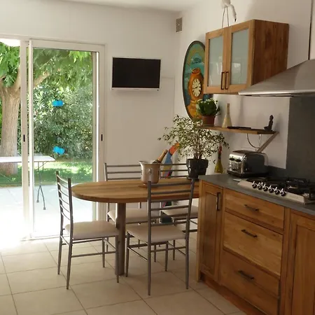 Sleeps 8 Pool Air Con Wifi *