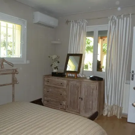 Sleeps 8 Pool Air Con Wifi * Antibes