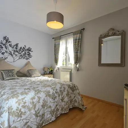 Sleeps 8 Pool Air Con Wifi Villa Antibes